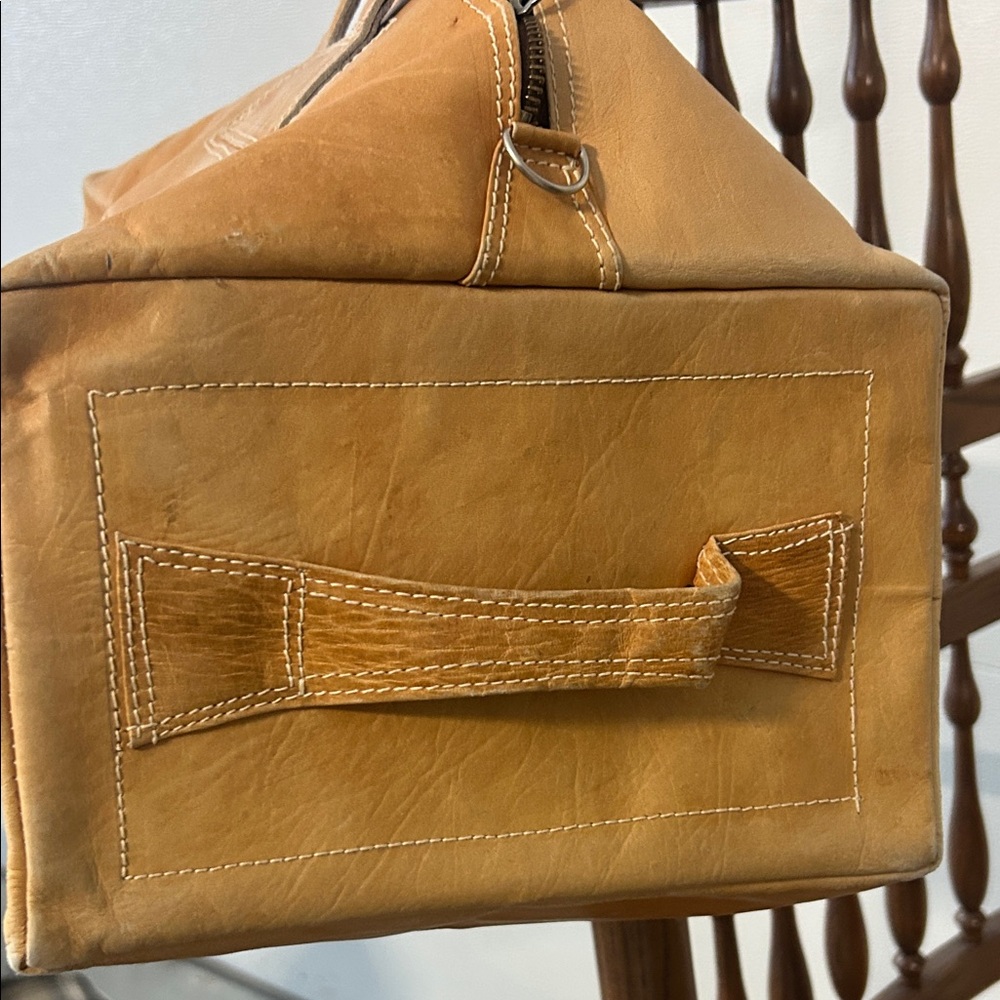 Vintage Tan cube/rectangle Leather Duffel Bag - Picture 3 of 5
